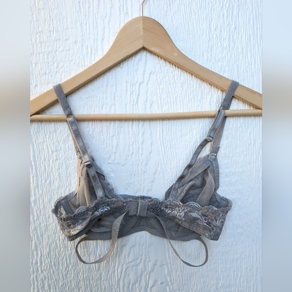 Free People Intimately Gray Lacy  Strappy Bra Size 32C - Picture 4 of 4